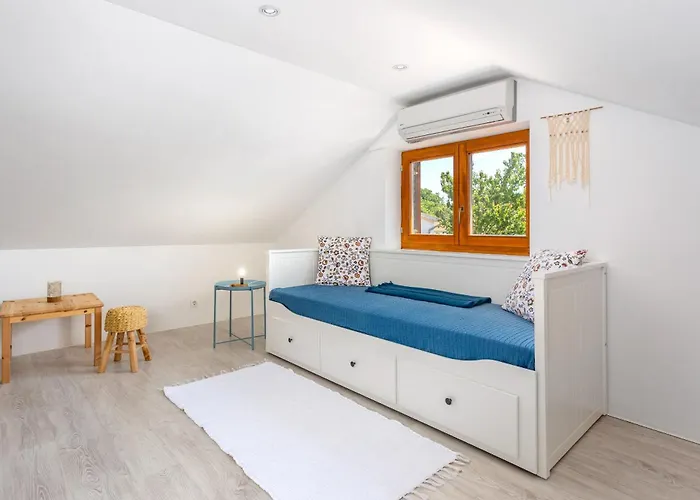 Marak Villa Vrbnik (Primorje-Gorski Kotar)